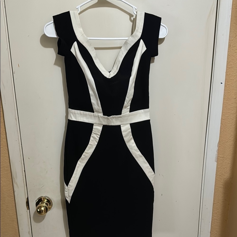 NWT Paper Dolls Size 0 Elegant Black and White Dress!!